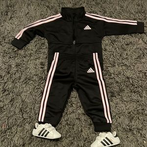 Baby adidas sweat suit size 9months with adidas 2c shoes